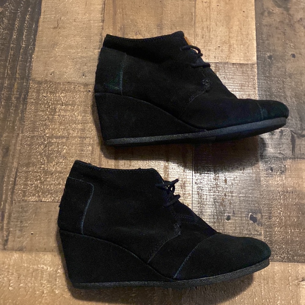 Tom’s- Black bootie